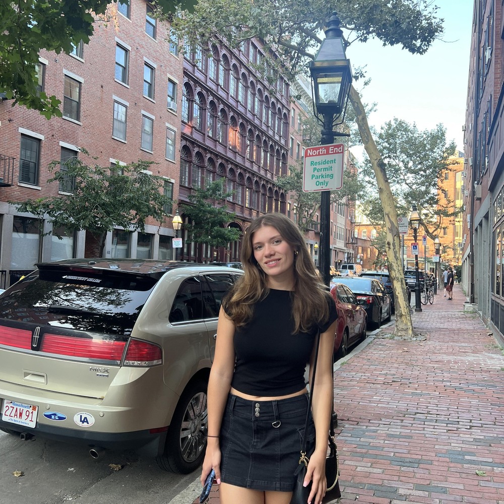 Meet your Posher, Alexandra
